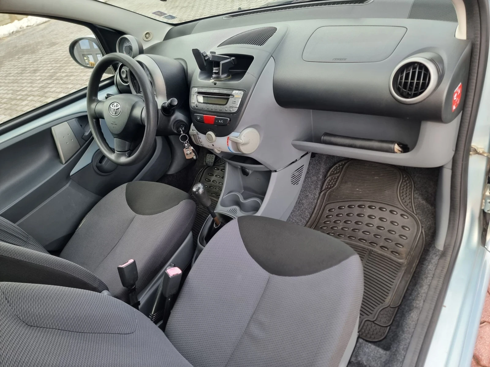 Toyota Aygo 1.0 - изображение 10