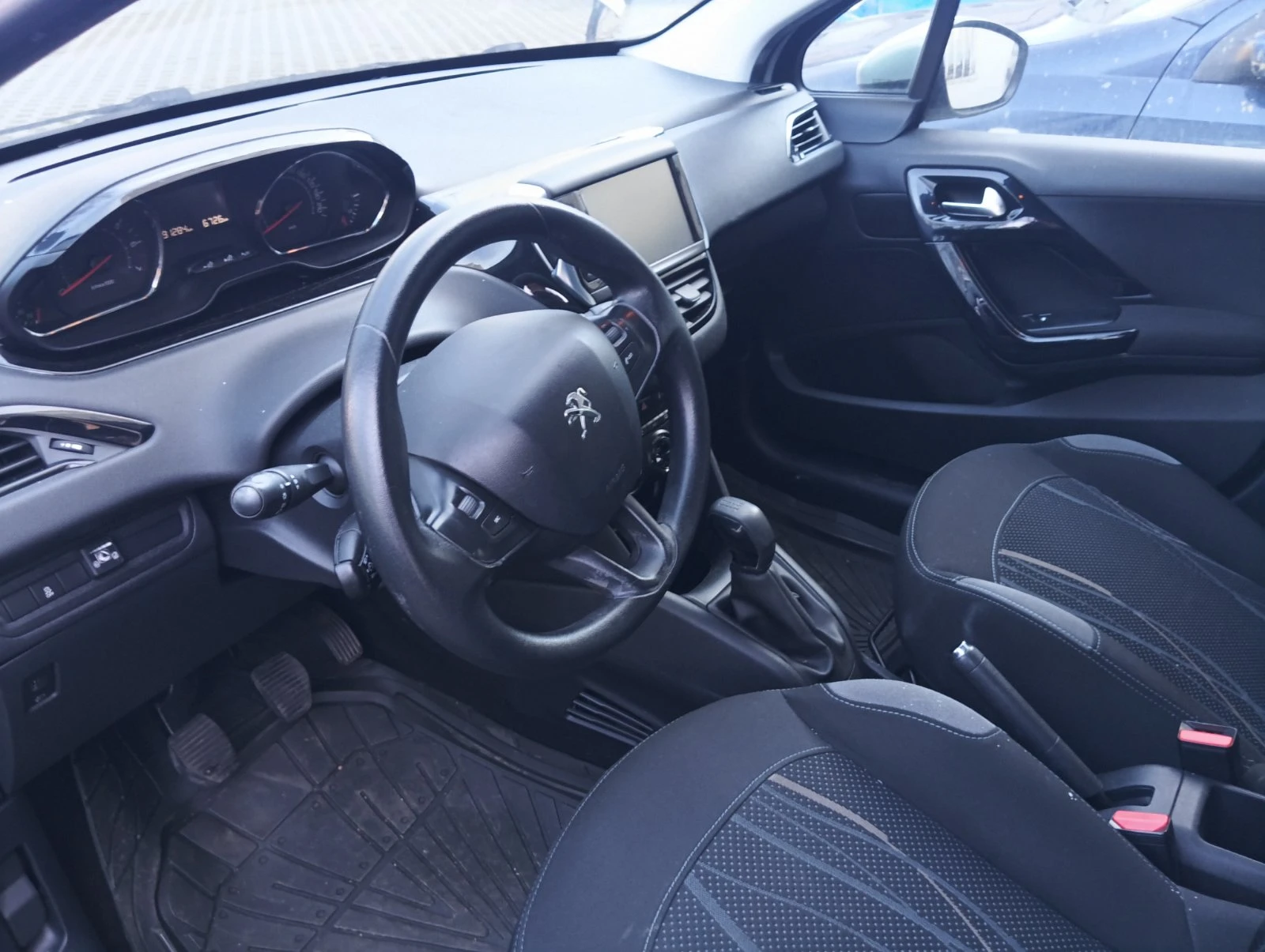 Peugeot 208 | Mobile.bg � ����������� 8