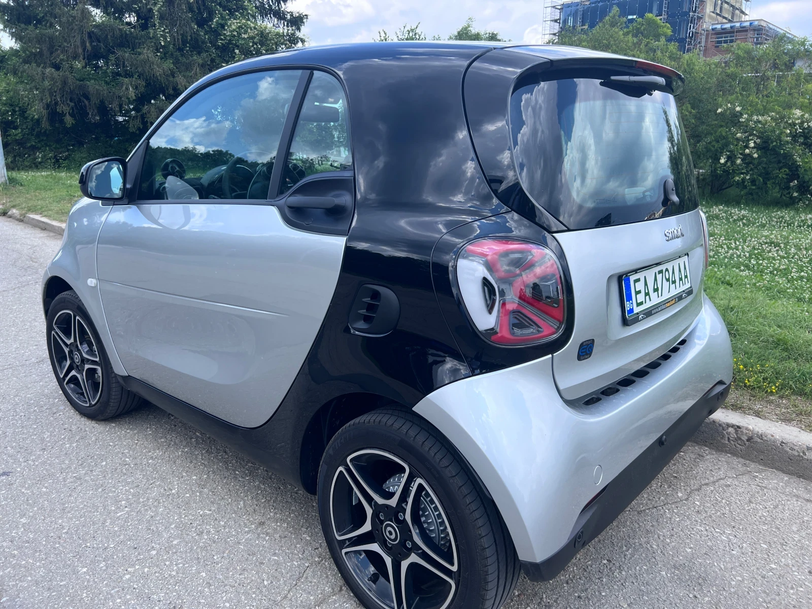 Smart Fortwo EQ Exclusive 18K km 22kW удължена гаранция, снимка 4 - Автомобили и джипове - 54009676
