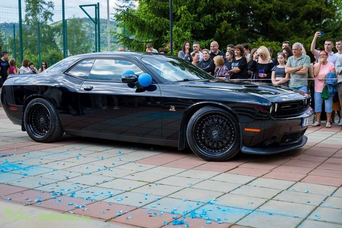 Dodge Challenger 6.4