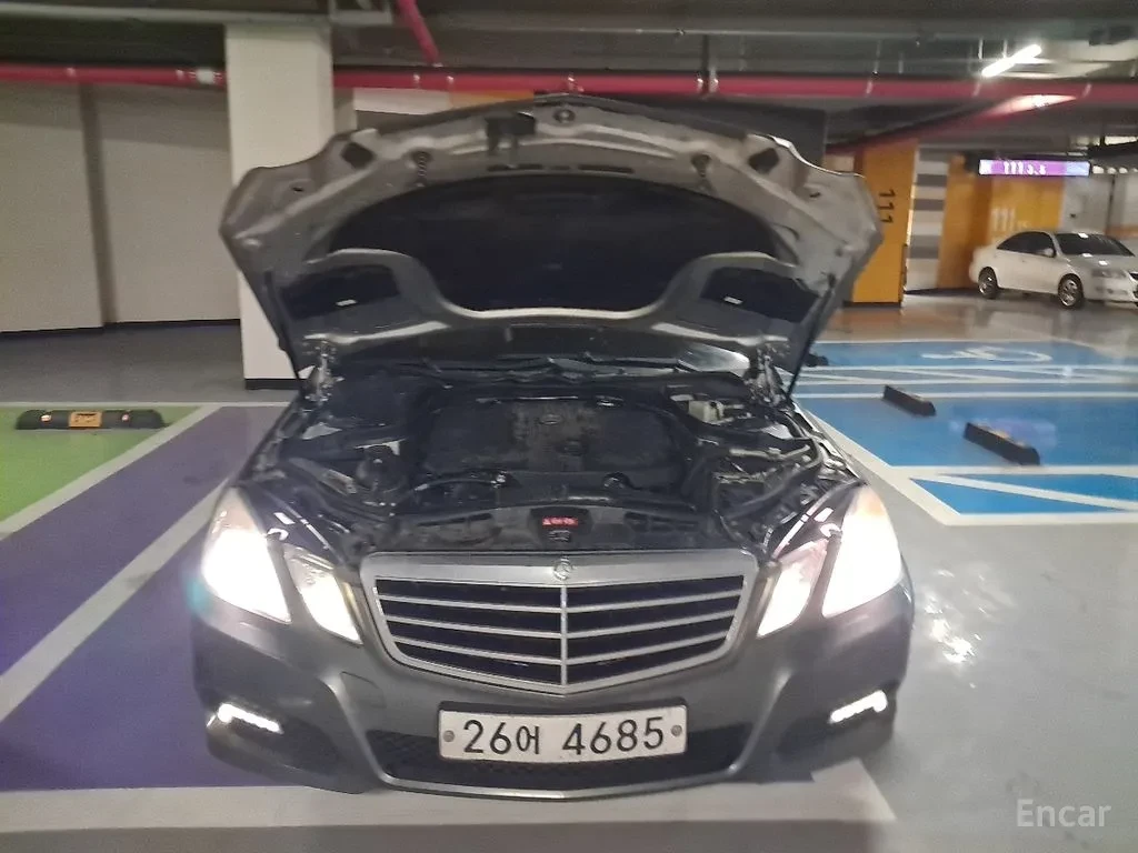 Mercedes-Benz E 220 МАЛКО КИЛОМЕТРИ/ОТЛИЧНО СЪСТОЯНИЕ/ЦЕНА ДО БЪЛГАРИЯ, снимка 11 - Автомобили и джипове - 54650415