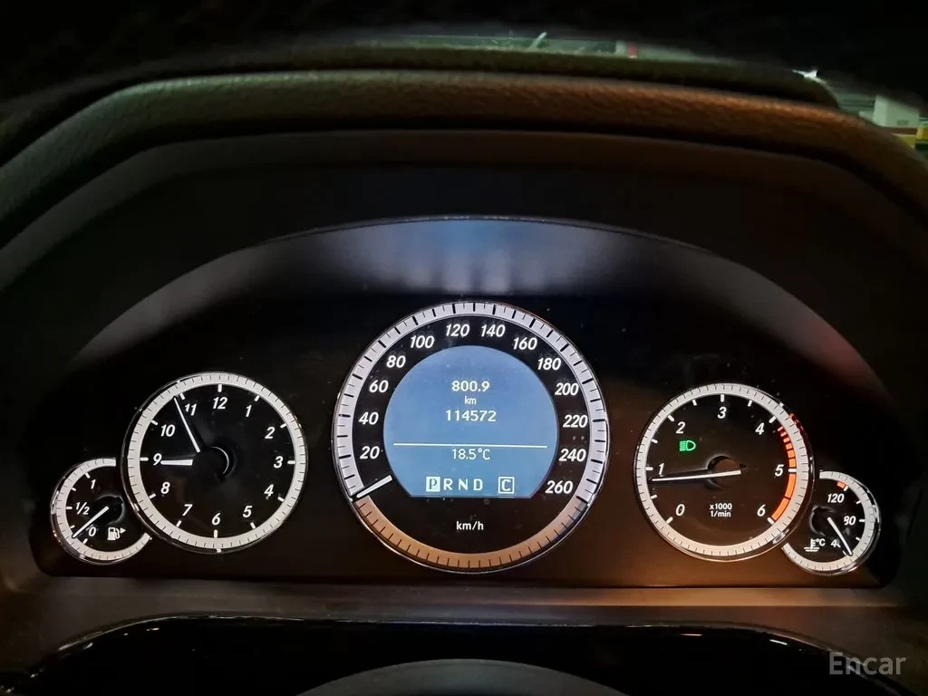 Mercedes-Benz E 220 МАЛКО КИЛОМЕТРИ/ОТЛИЧНО СЪСТОЯНИЕ/ЦЕНА ДО БЪЛГАРИЯ, снимка 10 - Автомобили и джипове - 54650415