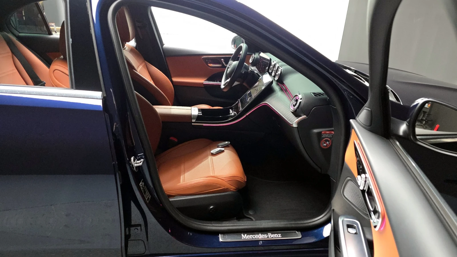 Mercedes-Benz C 200 4MATIC Avantgarde | Panoramic Roof | Distronic | Mobile.bg � ����������� 11