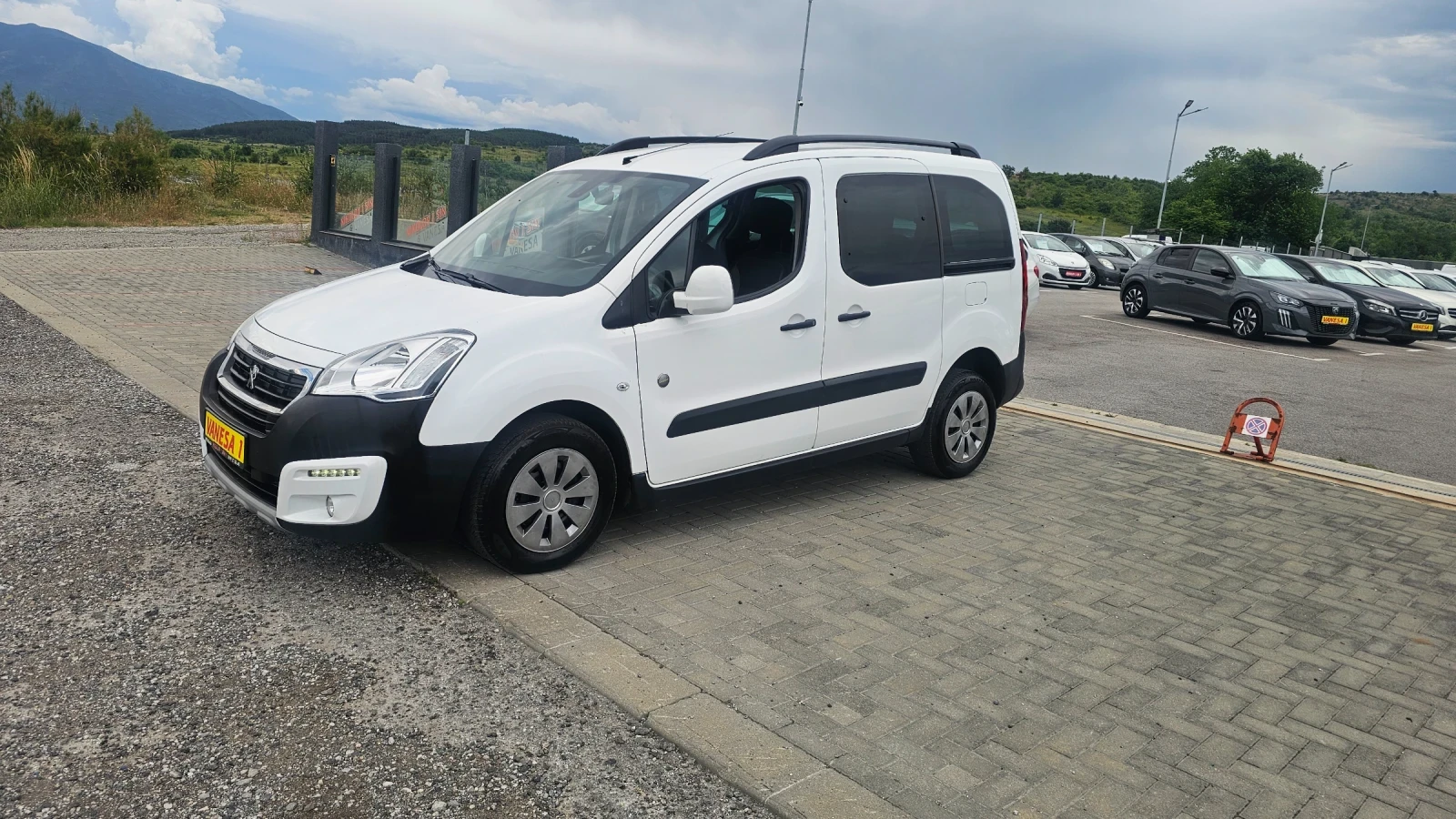 Peugeot Partner  За хора с увреждания, снимка 2 - Автомобили и джипове - 54947413