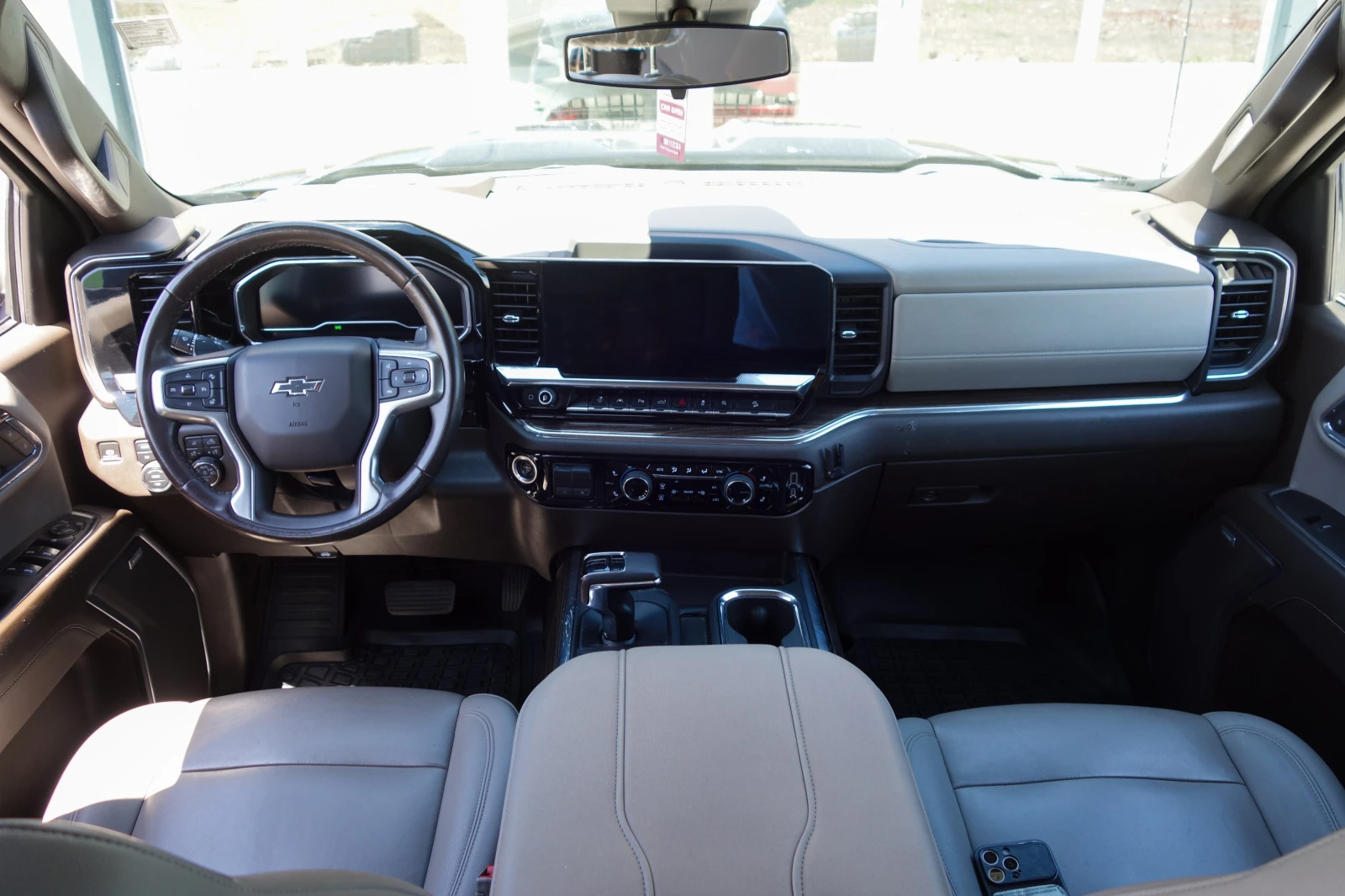 Chevrolet Silverado * 1500 LT 5.3 V8 4x4* РЕГИСТРАЦИЯ* НАЛИЧЕН В СОФИЯ, снимка 17 - Автомобили и джипове - 55482281