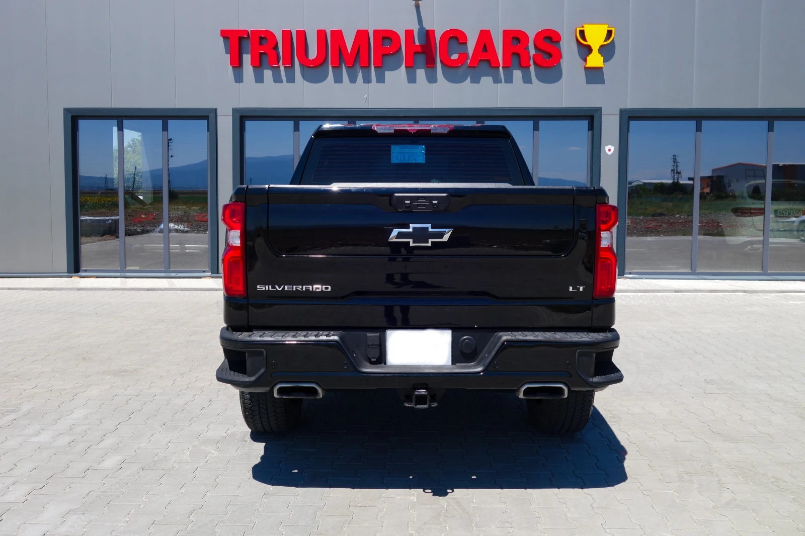 Chevrolet Silverado * 1500 LT 5.3 V8 4x4* РЕГИСТРАЦИЯ* НАЛИЧЕН В СОФИЯ, снимка 4 - Автомобили и джипове - 55482281