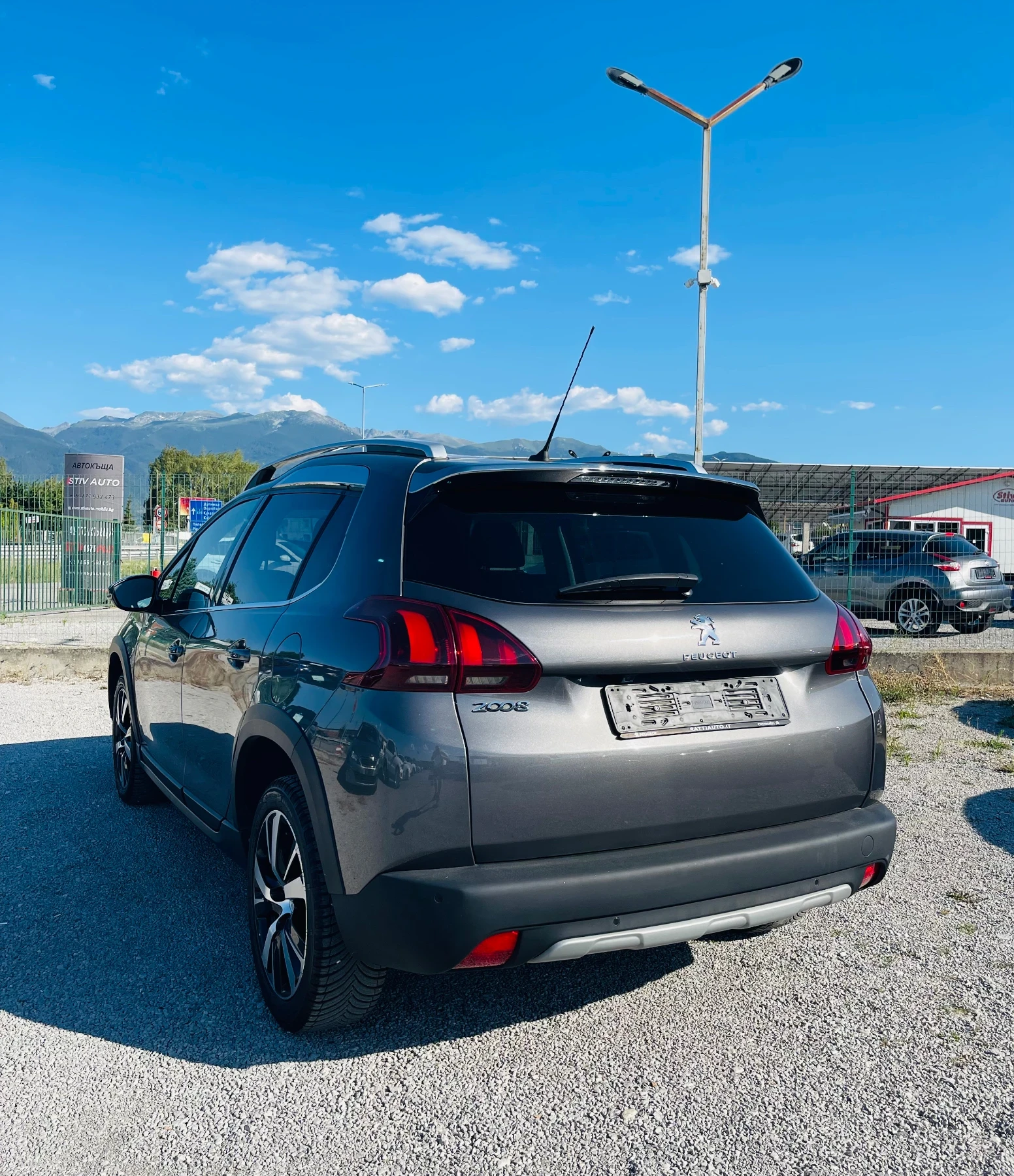 Peugeot 2008 1.6 Blue-HDi * Кожа* Камера* * * 169 000 км!* * * , снимка 7 - Автомобили и джипове - 55555203