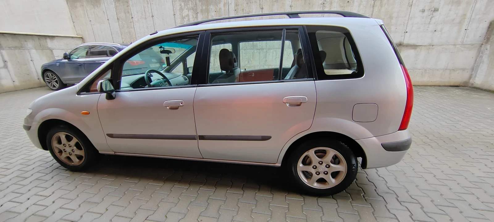 Mazda Premacy 1.9, снимка 10 - Автомобили и джипове - 55659415