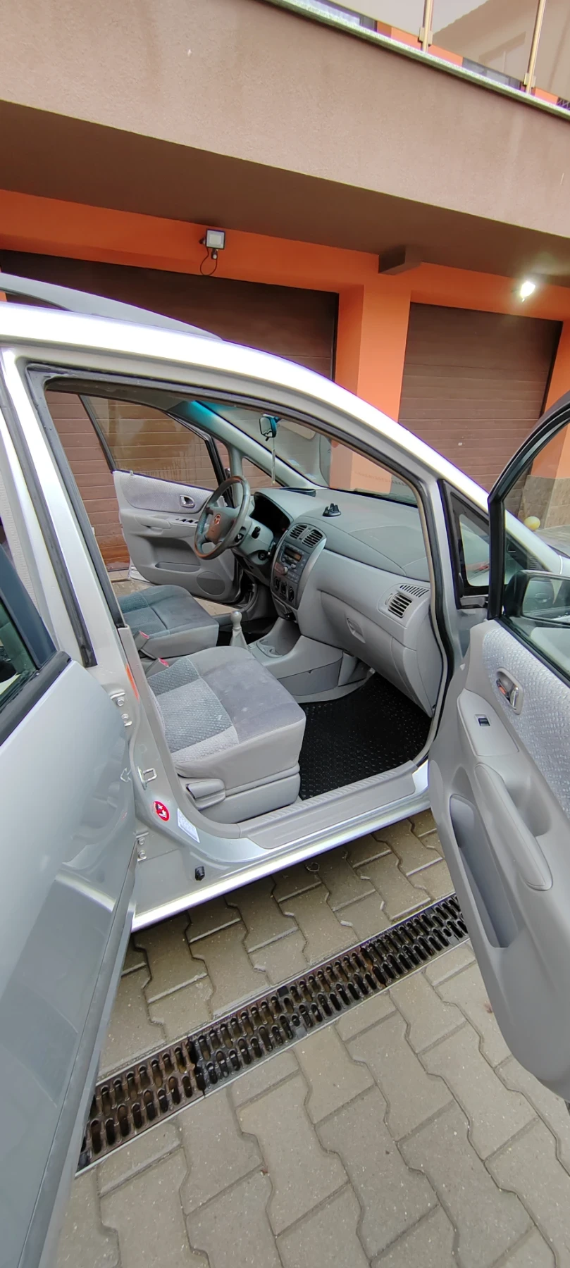 Mazda Premacy 1.9, снимка 4 - Автомобили и джипове - 55659415