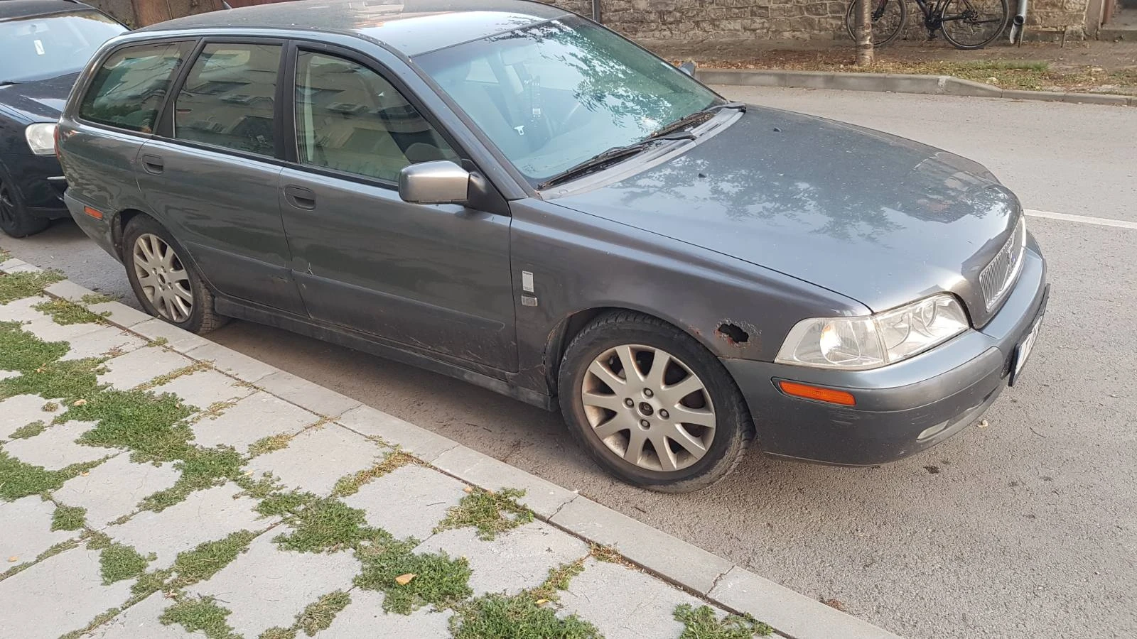 Volvo V40 1.9, снимка 2 - Автомобили и джипове - 55902829