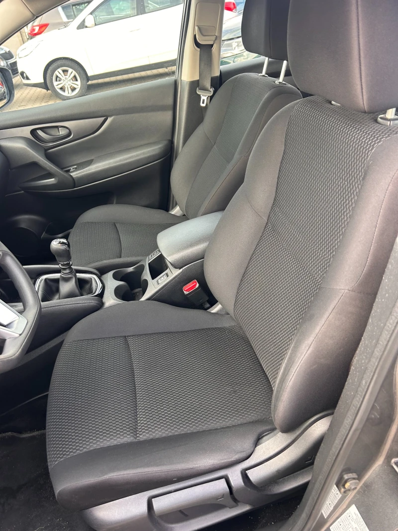 Nissan Qashqai 1.3i EURO 6, снимка 11 - Автомобили и джипове - 52443751