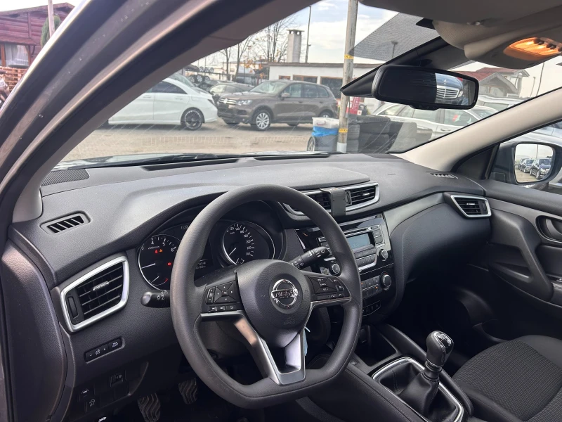 Nissan Qashqai 1.3i EURO 6, снимка 12 - Автомобили и джипове - 52443751