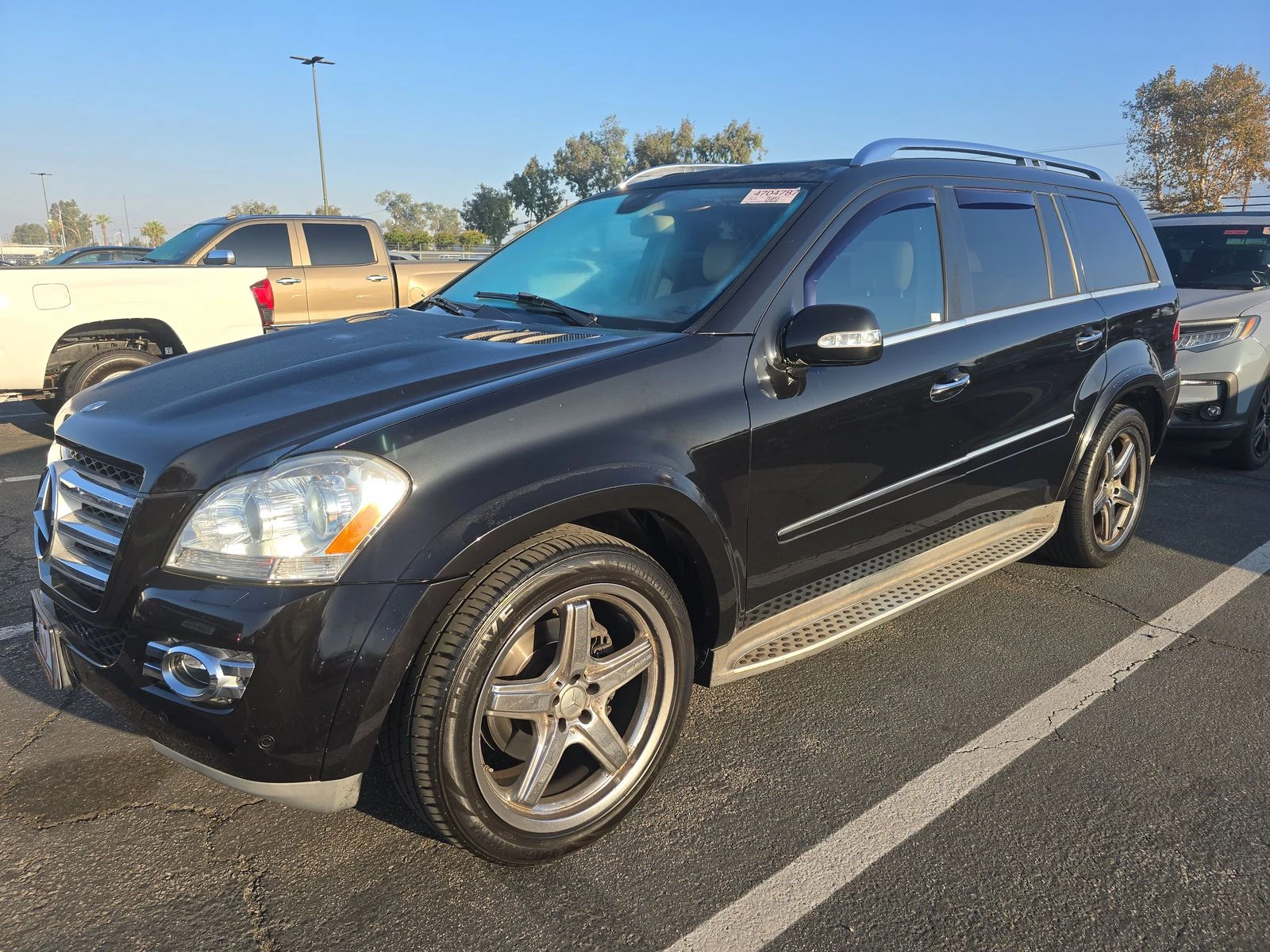 Mercedes-Benz GL 500 HARMAN* 7МЕСТА* ПОДГРЕВ* BI-XENON* КАМЕРА* KEYLESS - изображение 2