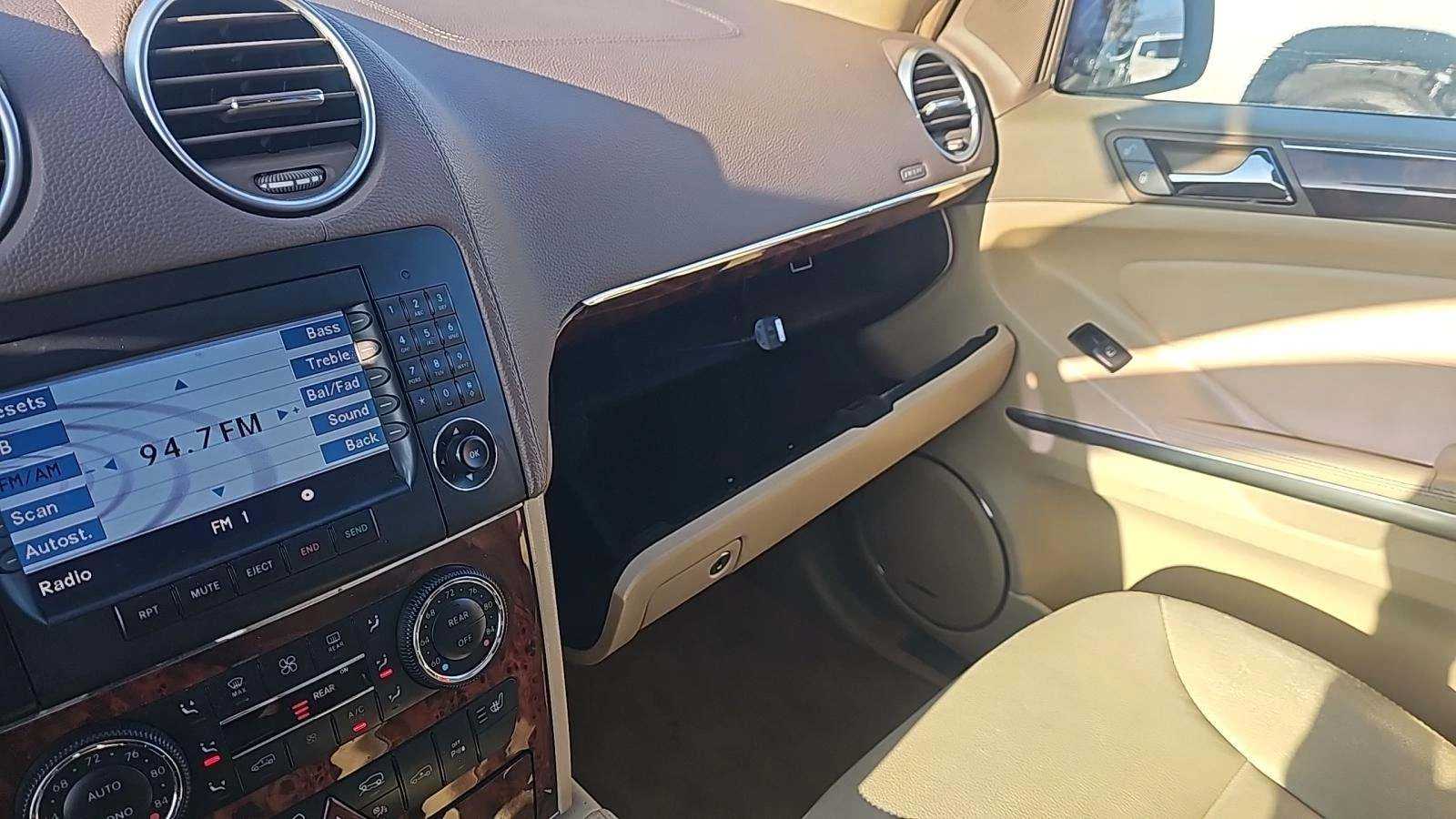Mercedes-Benz GL 500 HARMAN* 7МЕСТА* ПОДГРЕВ* BI-XENON* КАМЕРА* KEYLESS - изображение 10