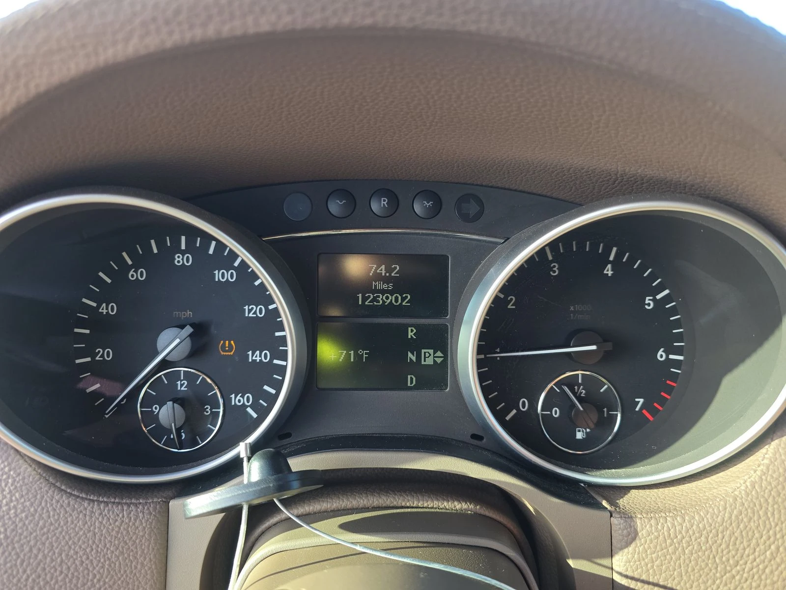 Mercedes-Benz GL 500 HARMAN* 7МЕСТА* ПОДГРЕВ* BI-XENON* КАМЕРА* KEYLESS - изображение 7