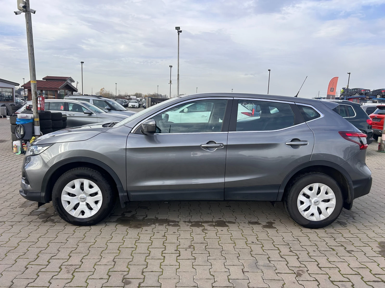 Nissan Qashqai 1.3i EURO 6 - изображение 9