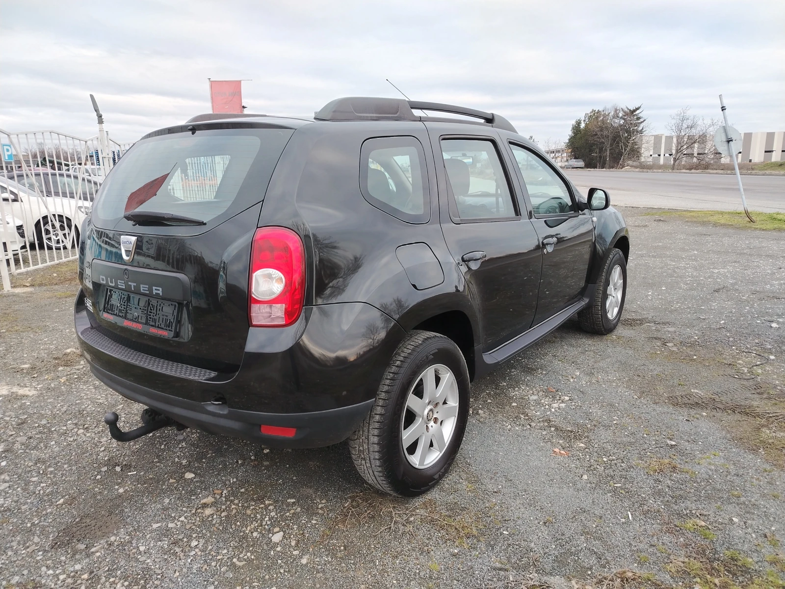 Dacia Duster 1.6-105 КС 4х4 БЕНЗИН - изображение 5