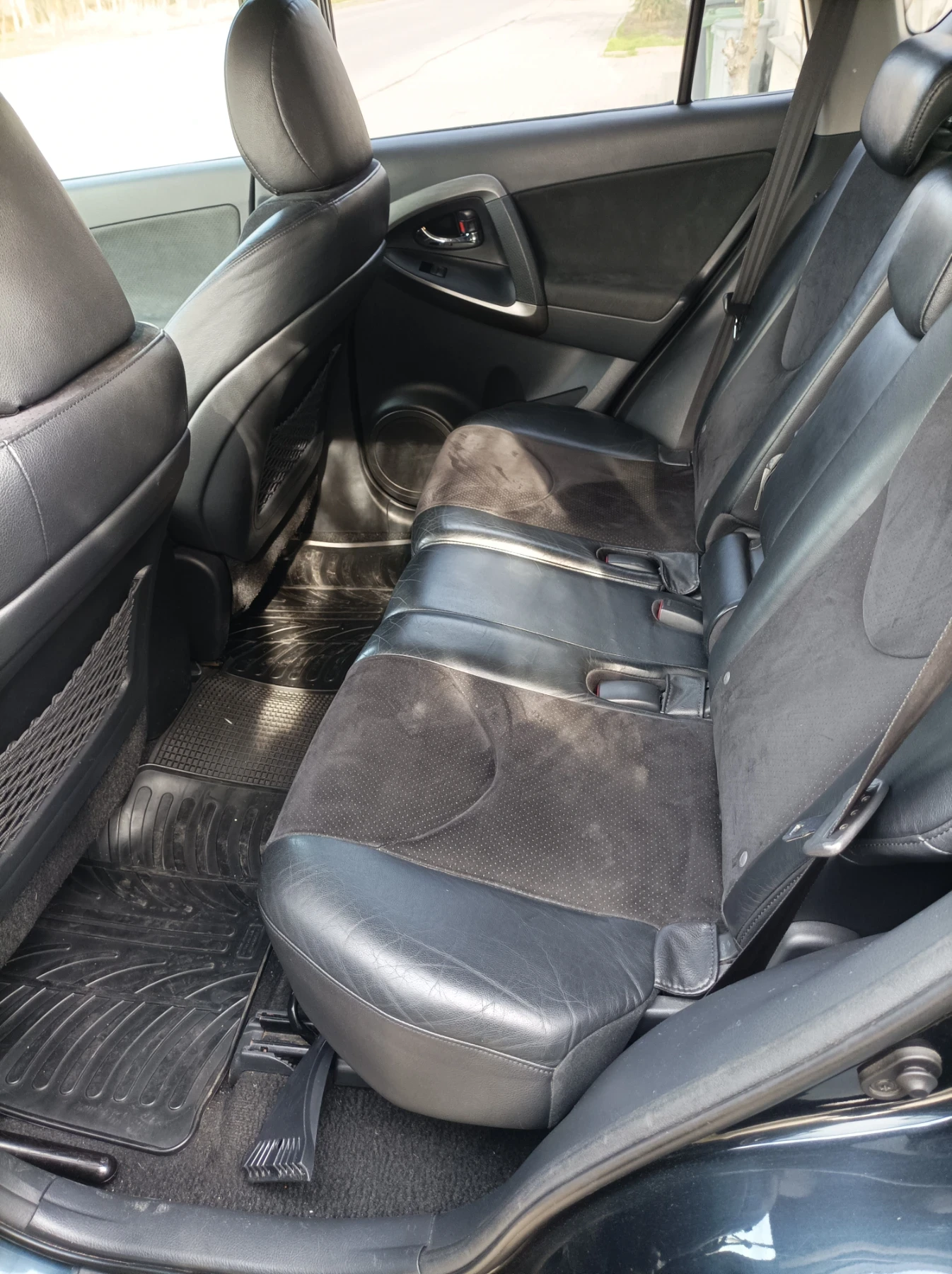 Toyota Rav4 SUV, снимка 10 - Автомобили и джипове - 53769730