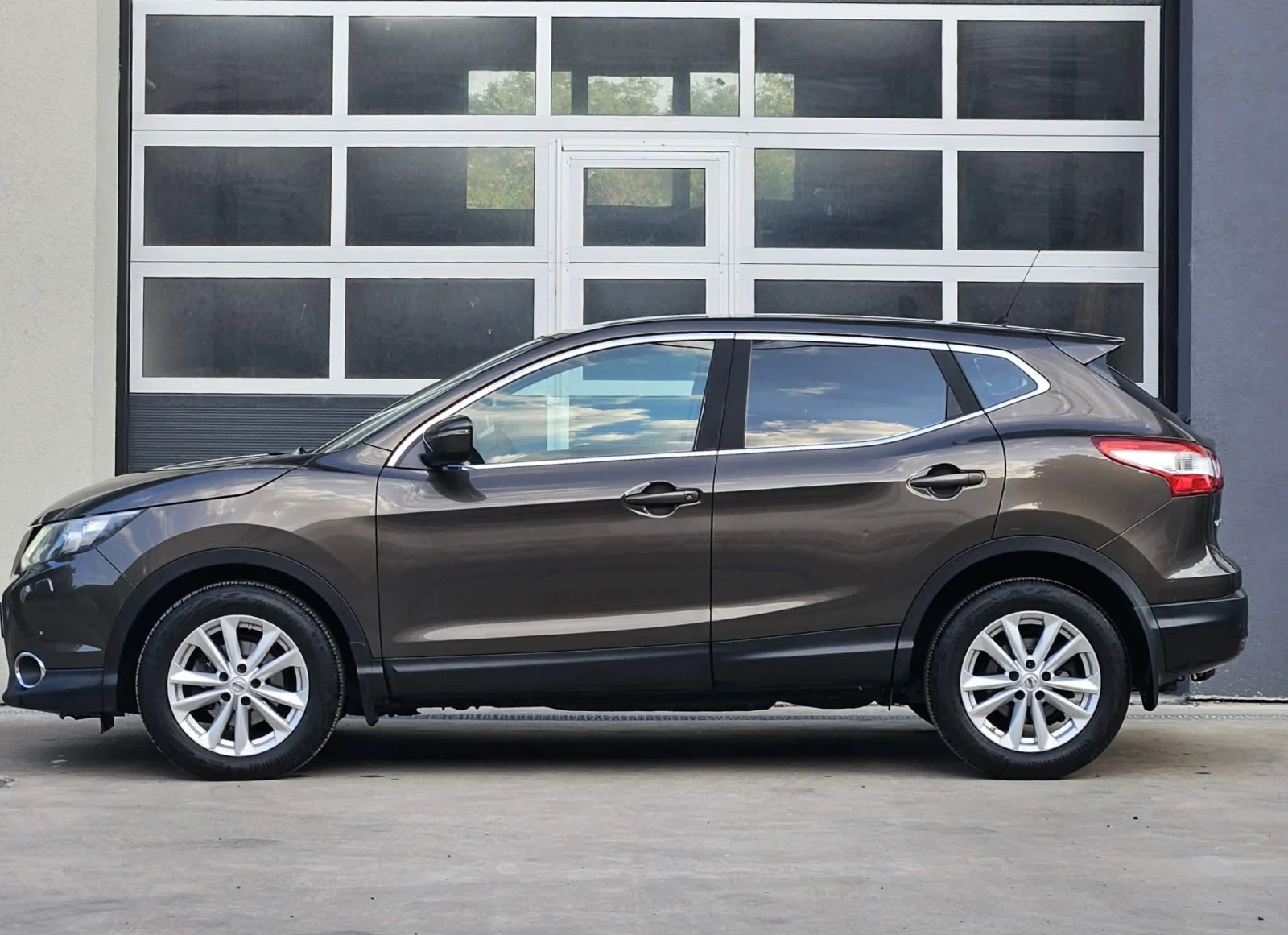 Nissan Qashqai, снимка 6 - Автомобили и джипове - 54032788