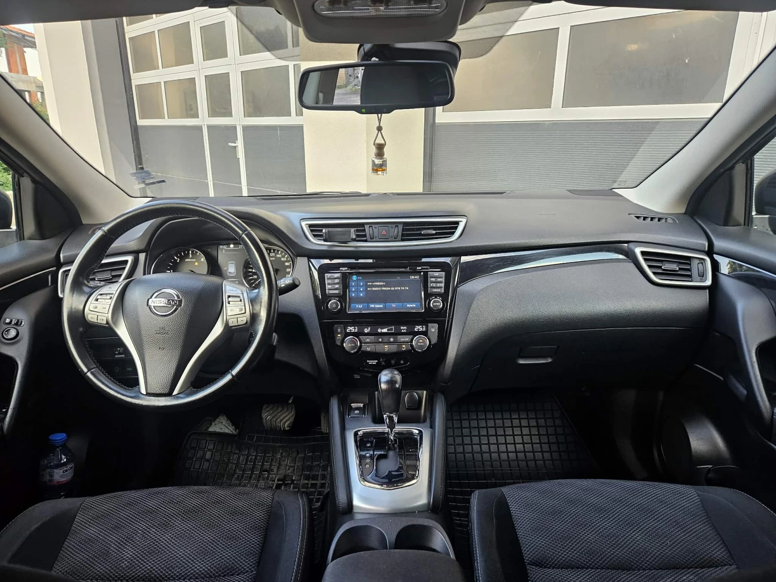 Nissan Qashqai, снимка 9 - Автомобили и джипове - 54032788