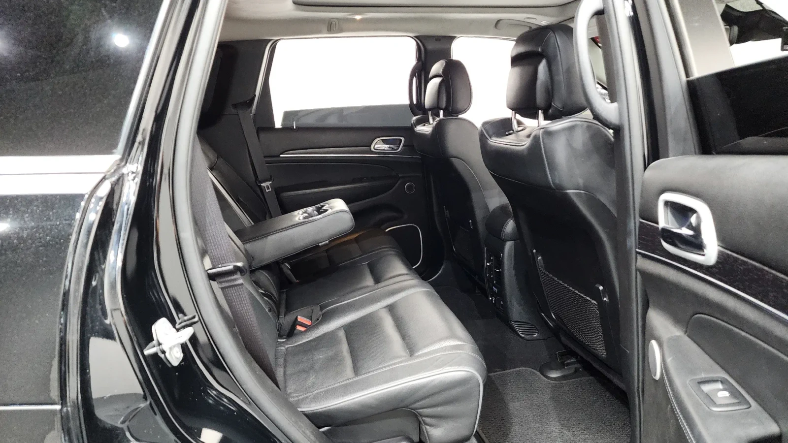 Jeep Grand cherokee 3.6 Summit, снимка 8 - Автомобили и джипове - 54512941