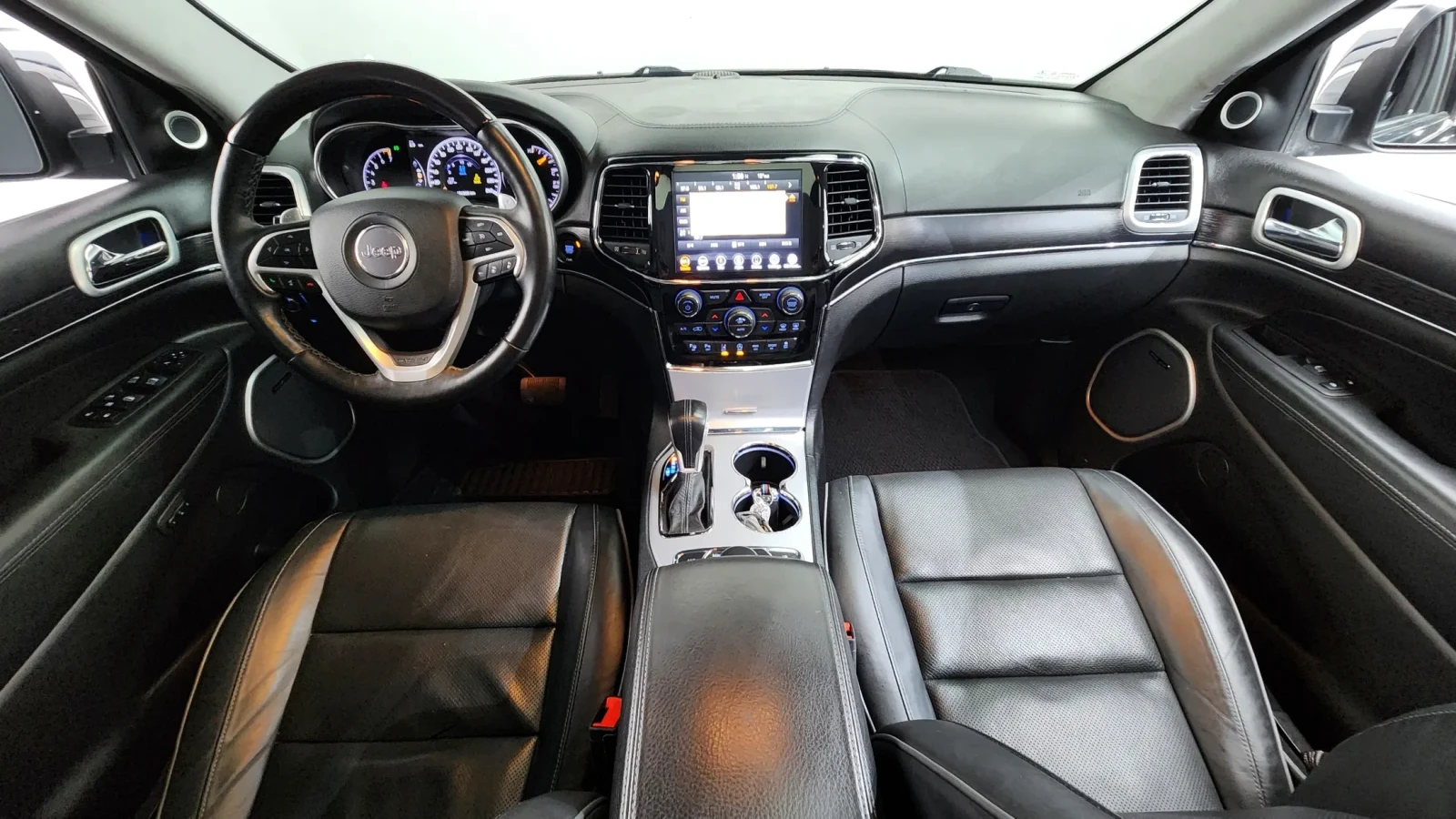 Jeep Grand cherokee 3.6 Summit, снимка 11 - Автомобили и джипове - 54512941