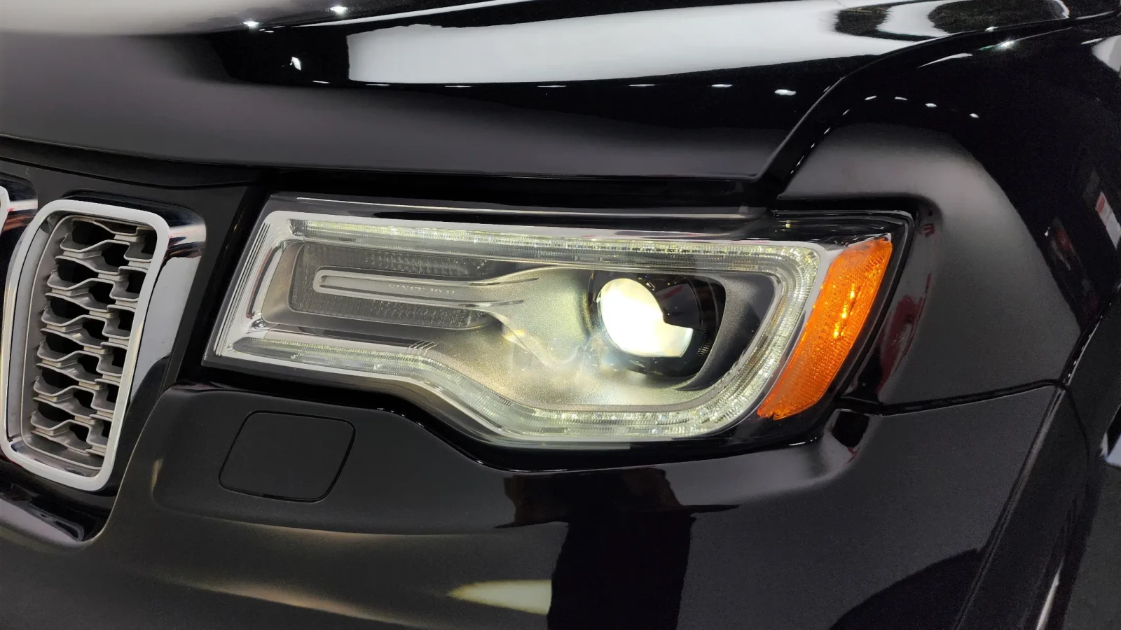 Jeep Grand cherokee 3.6 Summit, снимка 14 - Автомобили и джипове - 54512941