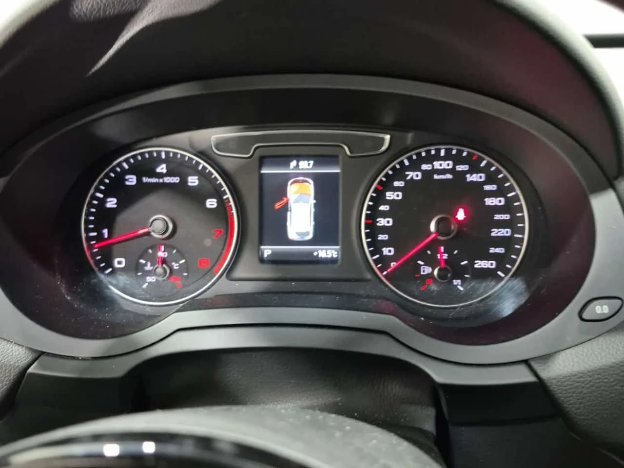 Audi Q3 TECHNIK * FULL S LINE* LED* ПАНОРАМА* ДВА КЛЮЧА* , снимка 9 - Автомобили и джипове - 54678623