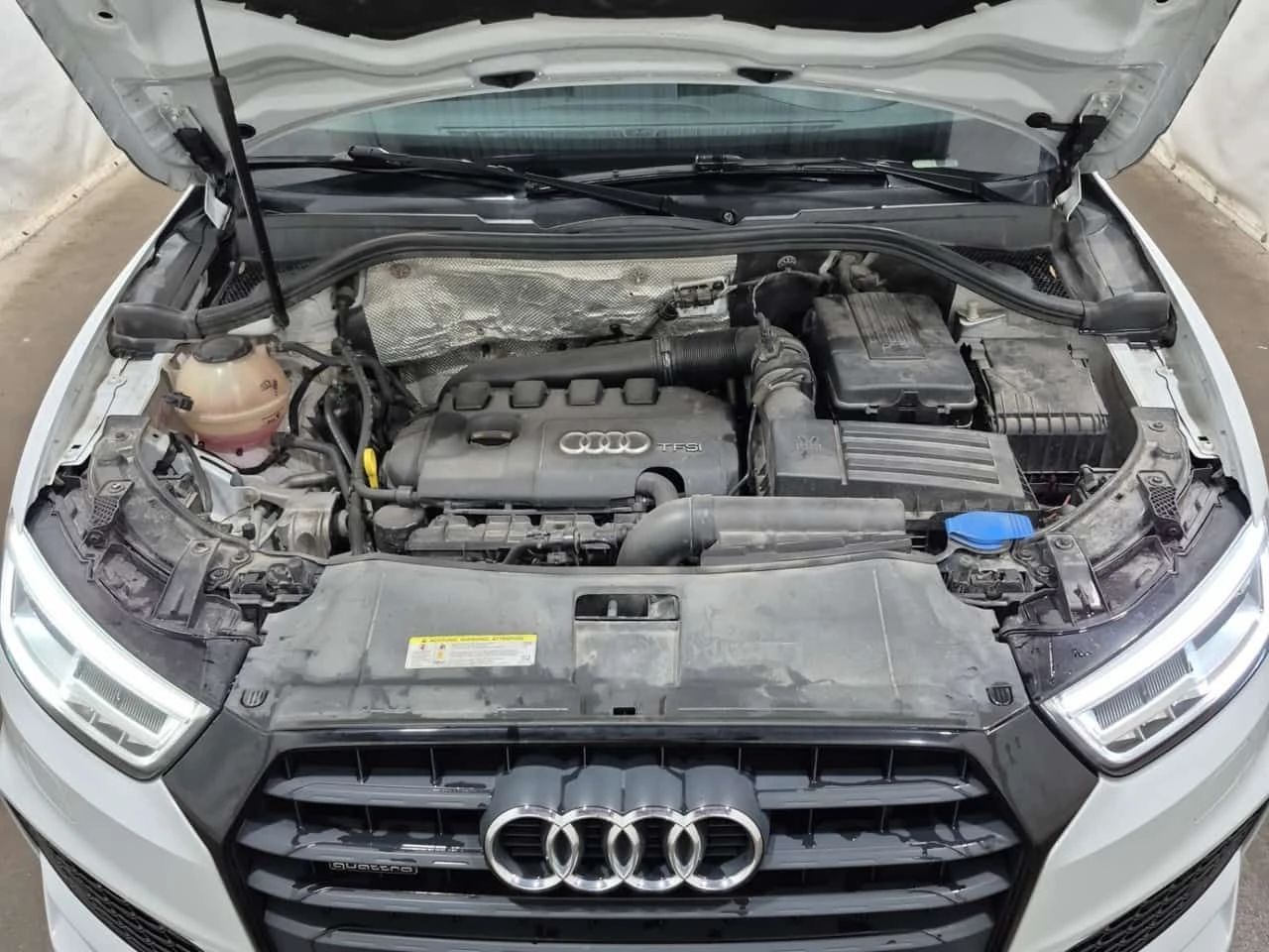 Audi Q3 TECHNIK * FULL S LINE* LED* ПАНОРАМА* ДВА КЛЮЧА* , снимка 16 - Автомобили и джипове - 54678623