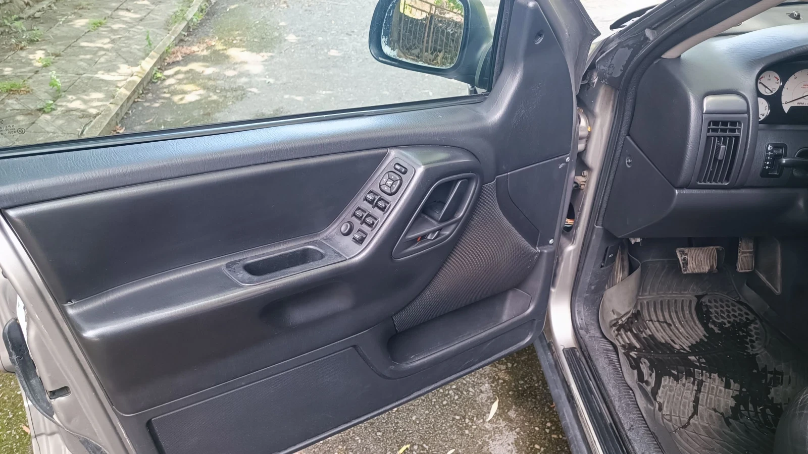 Jeep Grand cherokee 2.7CDI, снимка 15 - Автомобили и джипове - 55259837