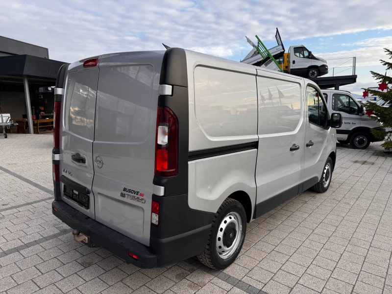 Opel Vivaro 1.6CDTI 2странични врати Клима , снимка 6 - Бусове и автобуси - 48311064