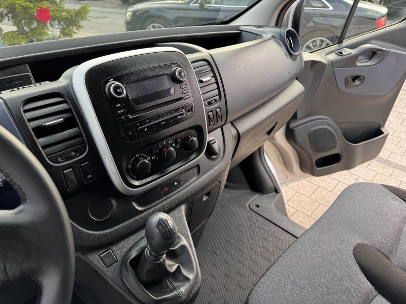 Opel Vivaro 1.6CDTI 2странични врати Клима , снимка 15 - Бусове и автобуси - 48311064