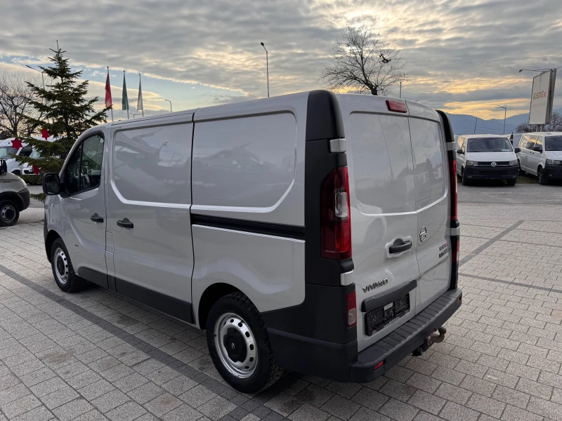 Opel Vivaro 1.6CDTI 2странични врати Клима , снимка 5 - Бусове и автобуси - 48311064