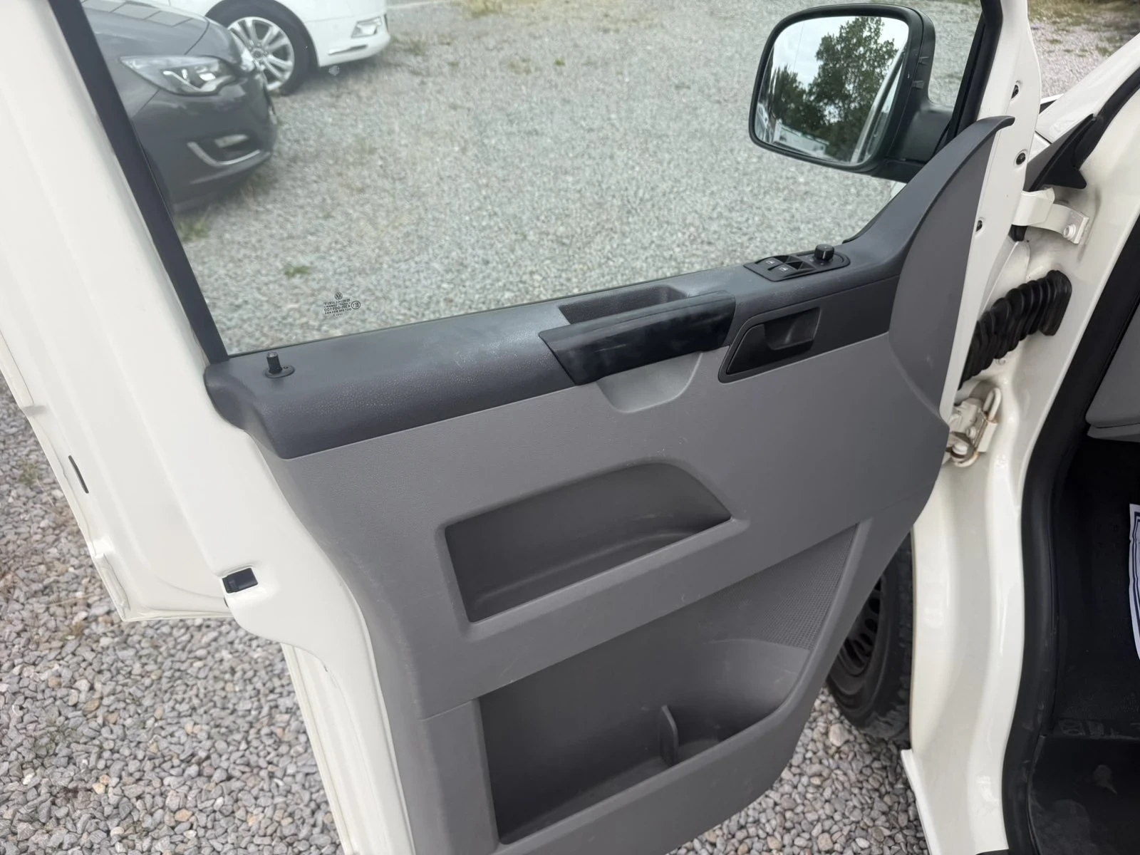 VW T5 2.5tdi/130k.c, снимка 14 - Бусове и автобуси - 55406693