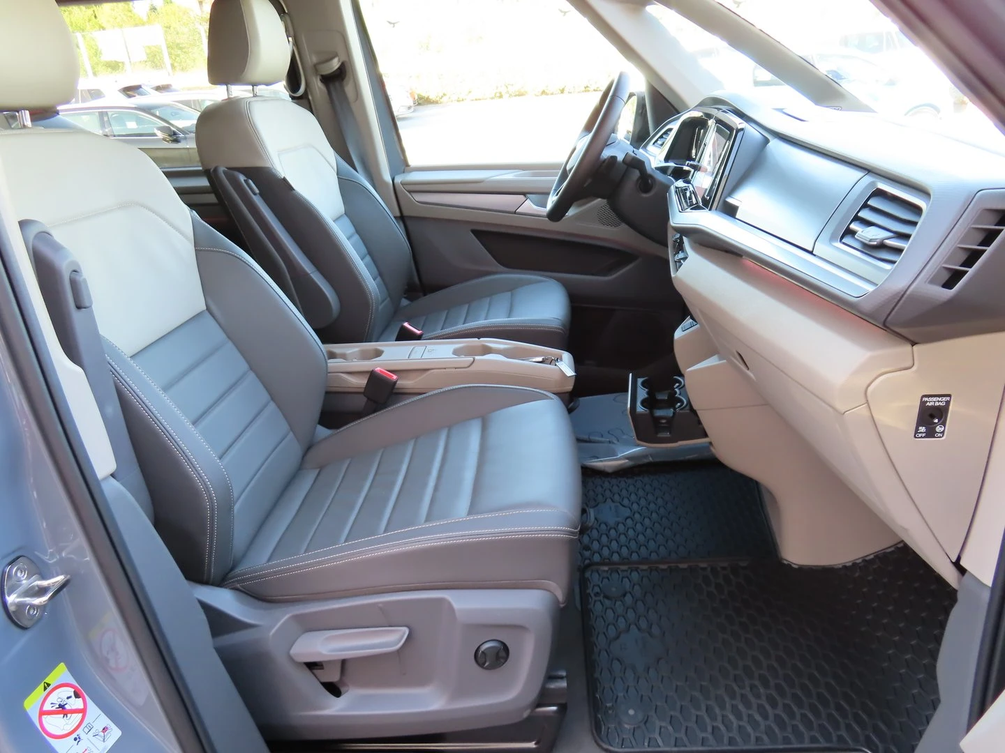 VW Multivan, снимка 7 - Бусове и автобуси - 56421774
