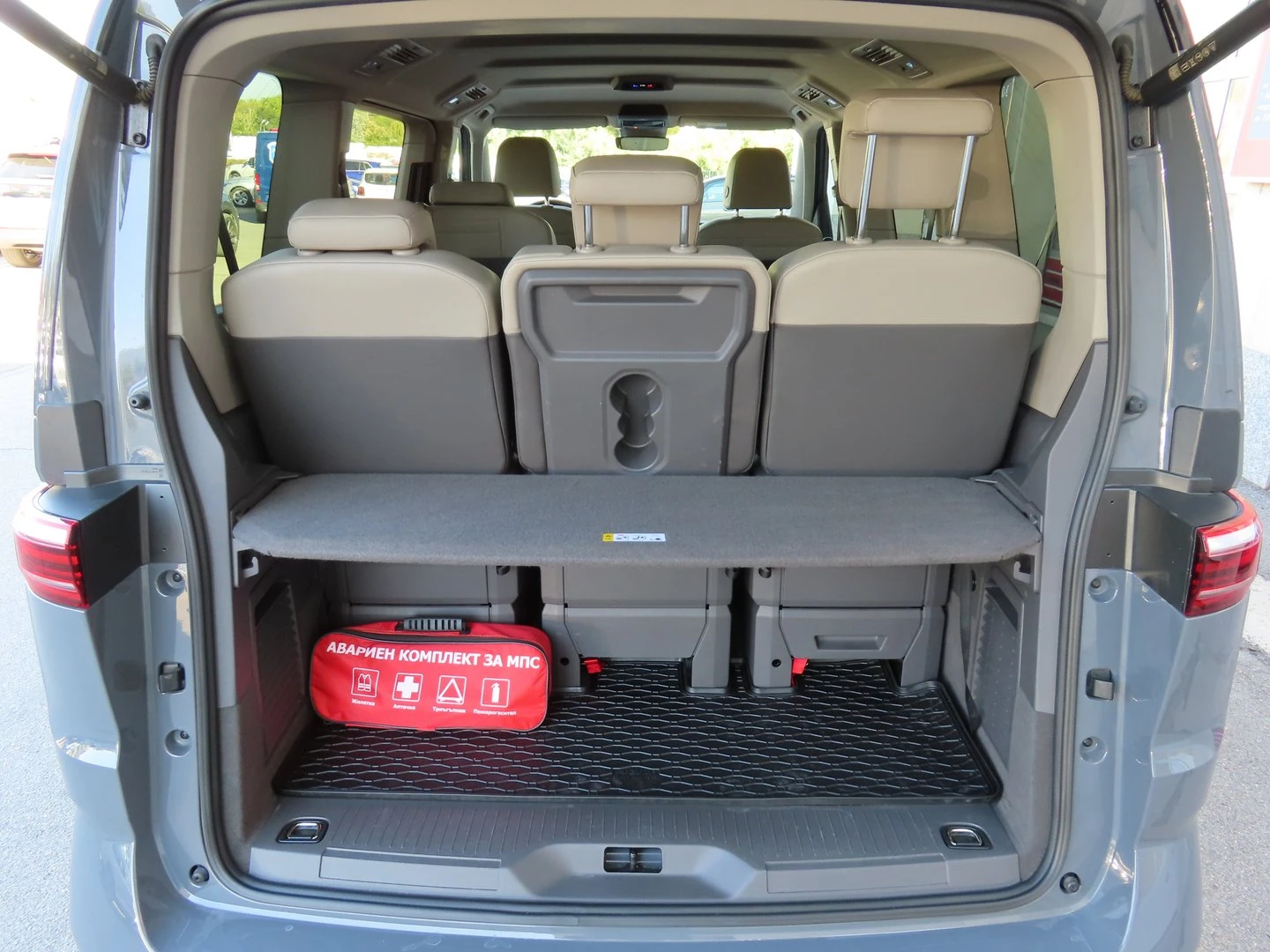 VW Multivan, снимка 4 - Бусове и автобуси - 56421774