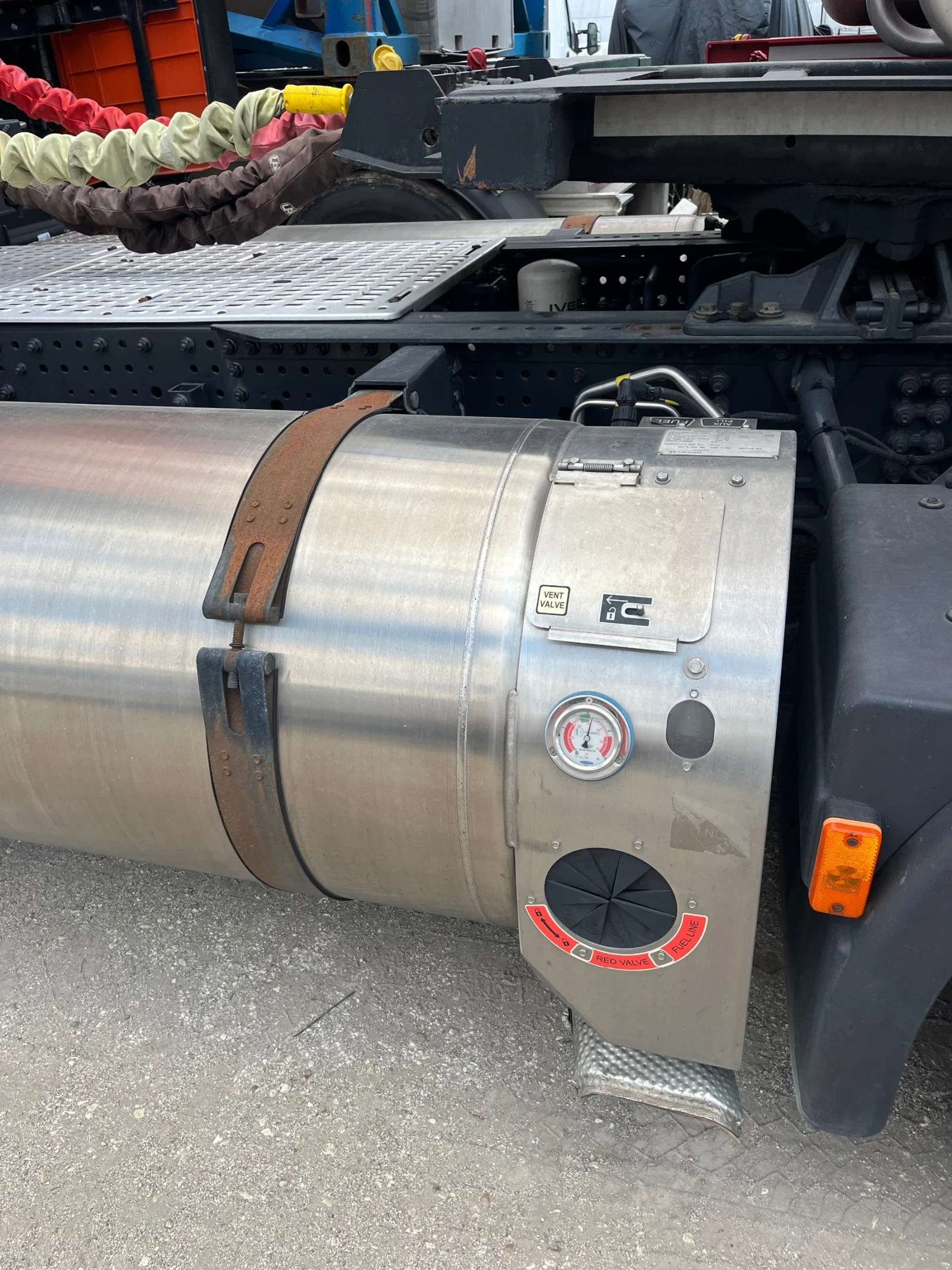Iveco S-Way LNG, снимка 6 - Камиони - 55629775