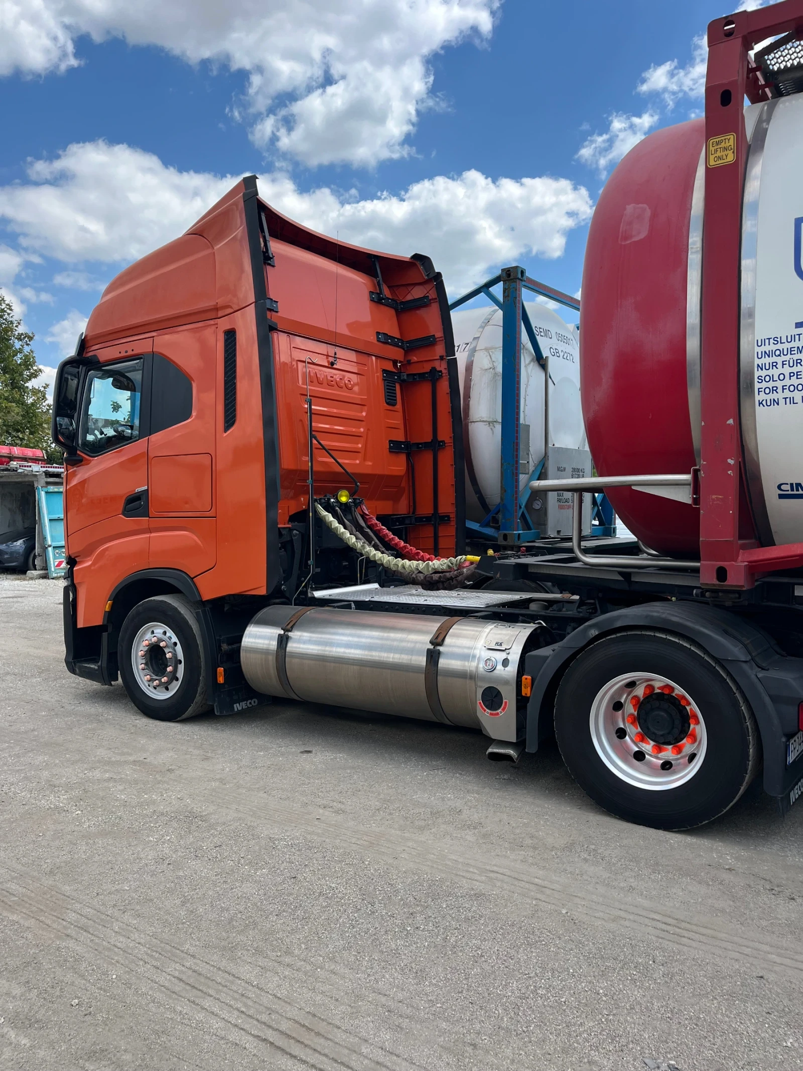 Iveco S-Way LNG, снимка 3 - Камиони - 55629775