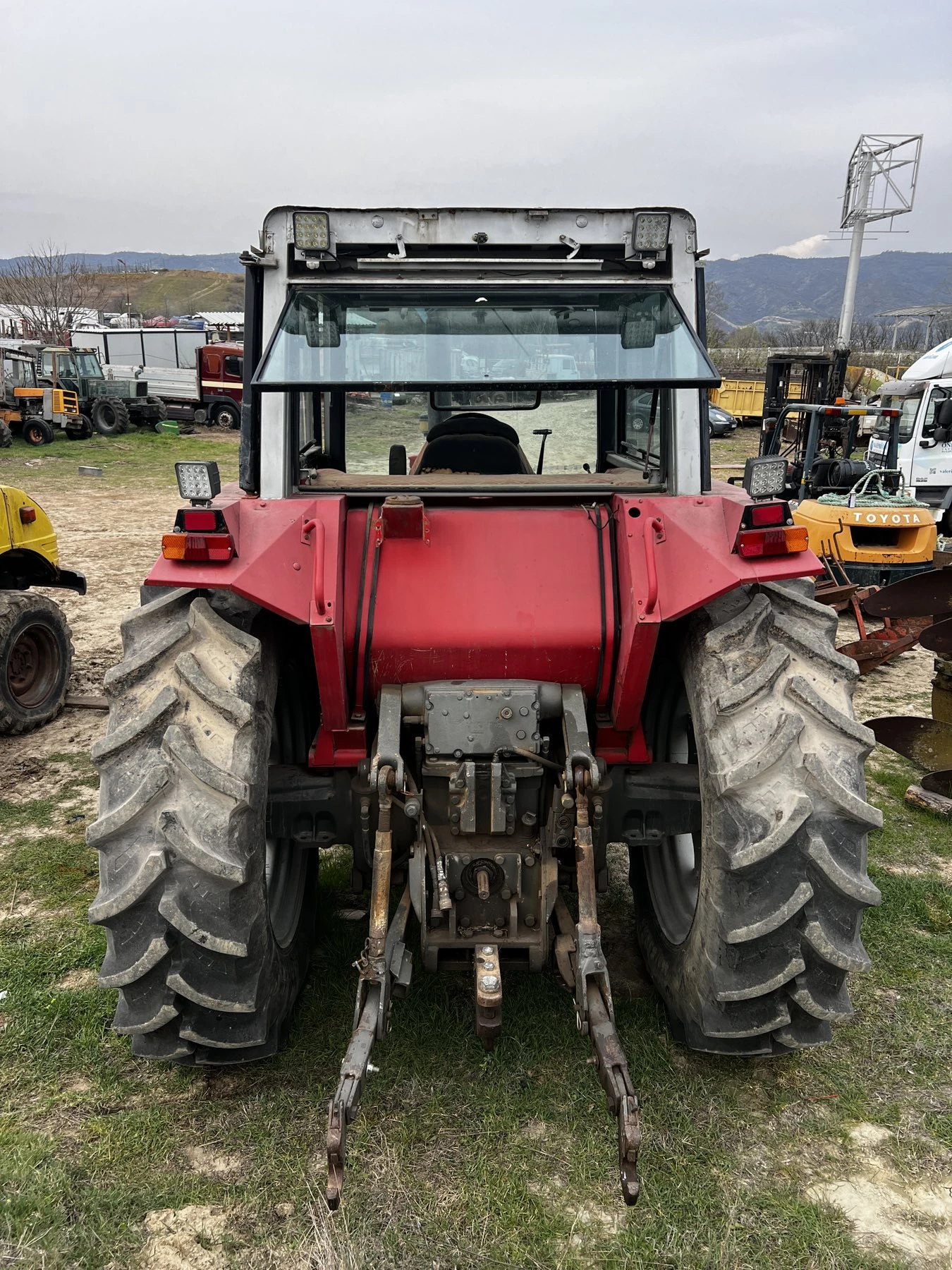 Трактор Massey, снимка 4 - Селскостопанска техника - 53923804