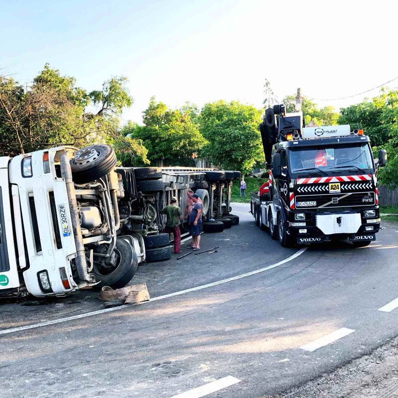 Автокран Volvo FH 12 420, снимка 7 - Индустриална техника - 52516920