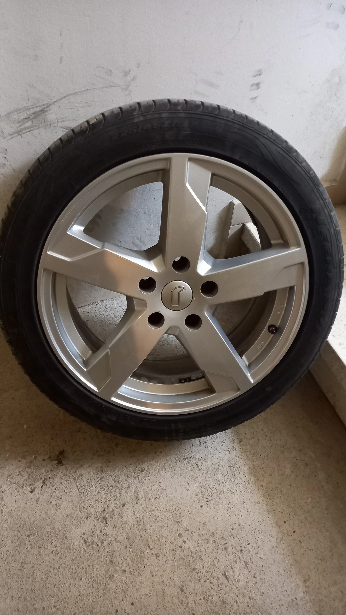 Гуми с джанти Nexen 225/45R17, снимка 6 - Гуми и джанти - 54753286