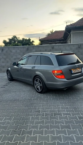 Mercedes-Benz 220, снимка 2 - Автомобили и джипове - 53139248