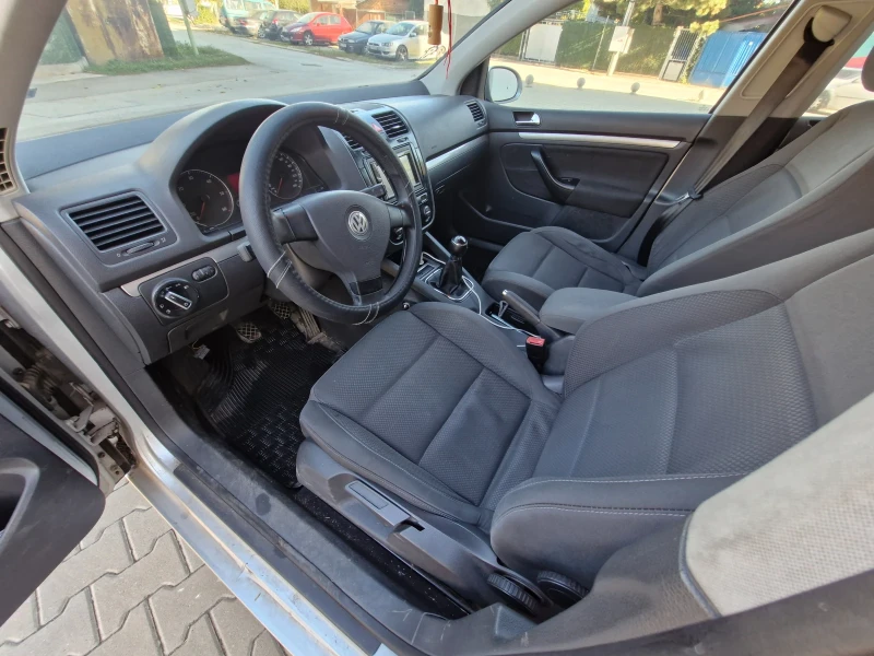 VW Golf 2.0 TDI, снимка 13 - Автомобили и джипове - 47692131