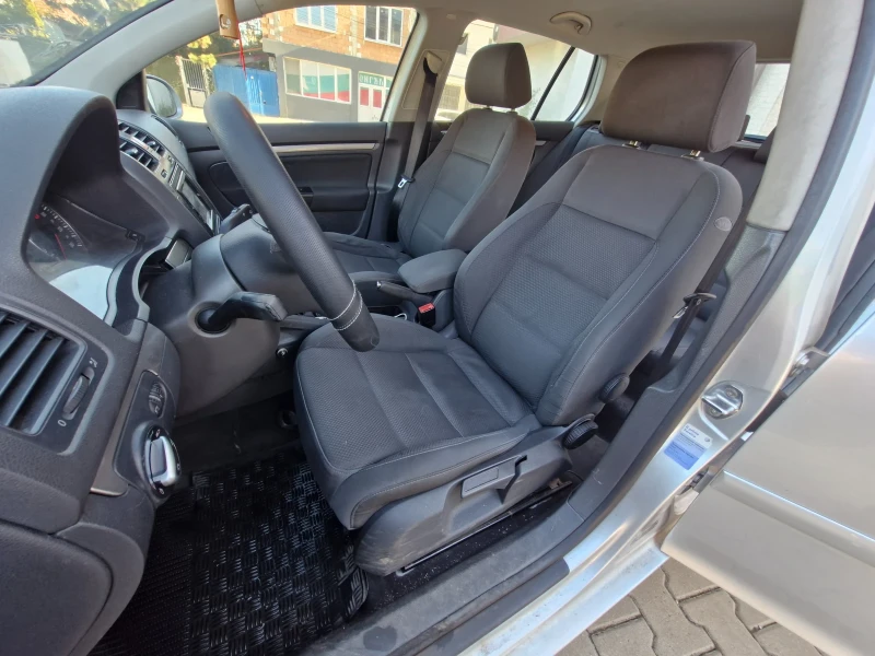 VW Golf 2.0 TDI, снимка 15 - Автомобили и джипове - 47692131