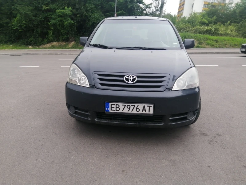 Toyota Avensis verso Ван, снимка 8 - Автомобили и джипове - 48371156