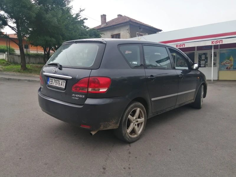 Toyota Avensis verso Ван, снимка 5 - Автомобили и джипове - 48371156