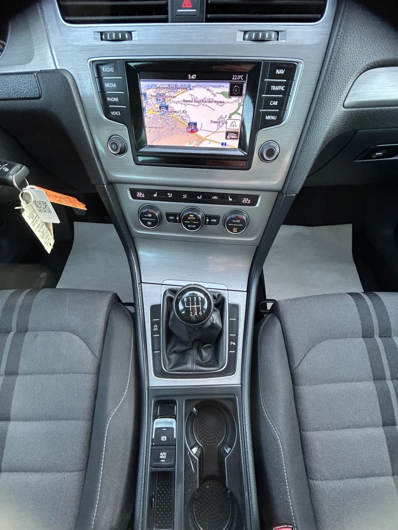 VW Golf 1.6TDi/NAVi/110k.c./KAMERA, снимка 14 - Автомобили и джипове - 51088281