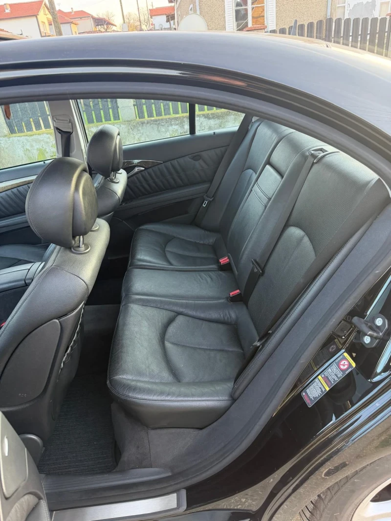 Mercedes-Benz E 320, снимка 7 - Автомобили и джипове - 52771268