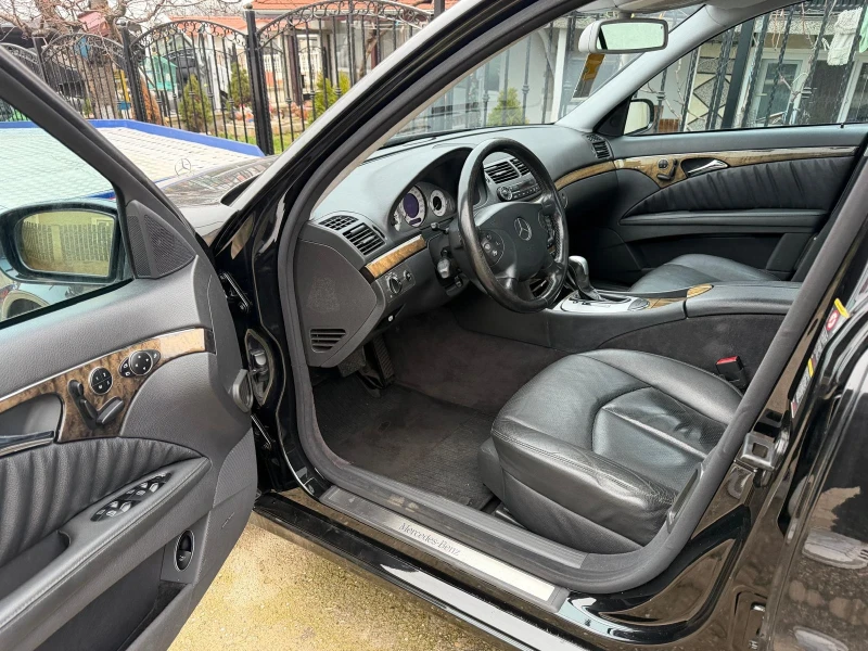 Mercedes-Benz E 320, снимка 6 - Автомобили и джипове - 52771268