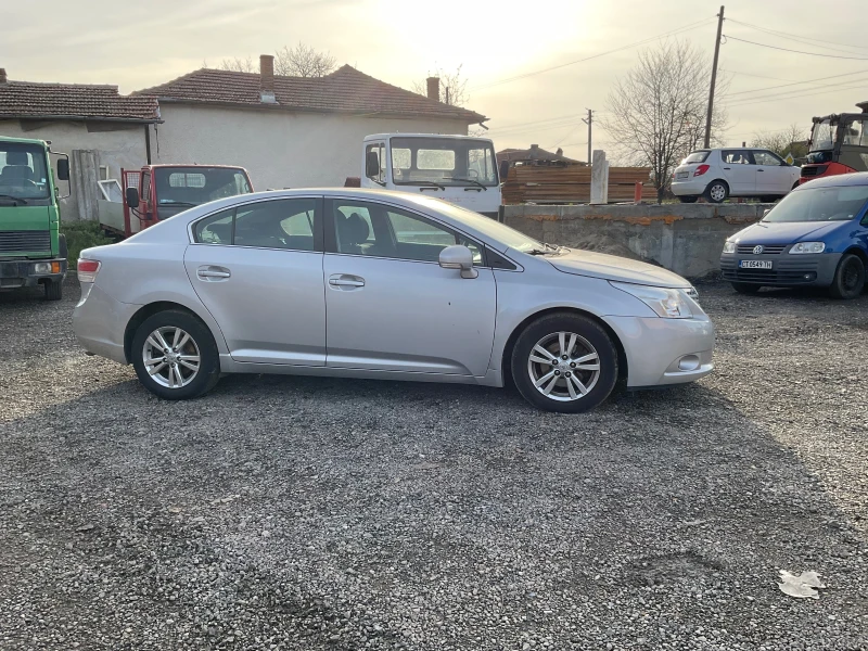 Toyota Avensis 2.0 D4D 126 кс , снимка 2 - Автомобили и джипове - 52951282